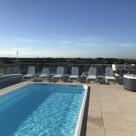Tranquil Getaway Wit Terraces And A Pool Apartmán Bibione