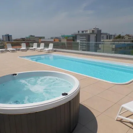 Apartmán Tranquil Getaway Wit Terraces And A Pool Bibione